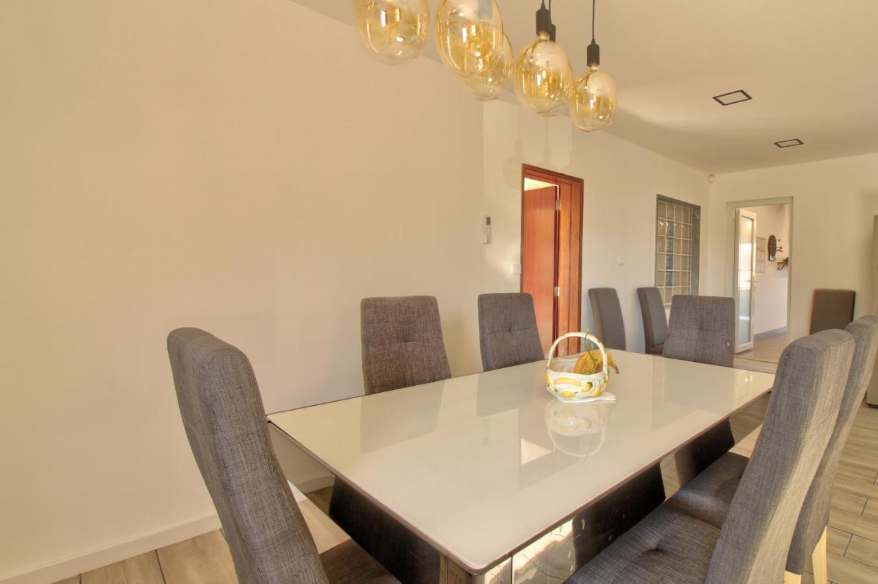 Amadeus Villa มอนคาราปาโช ภายนอก รูปภาพ